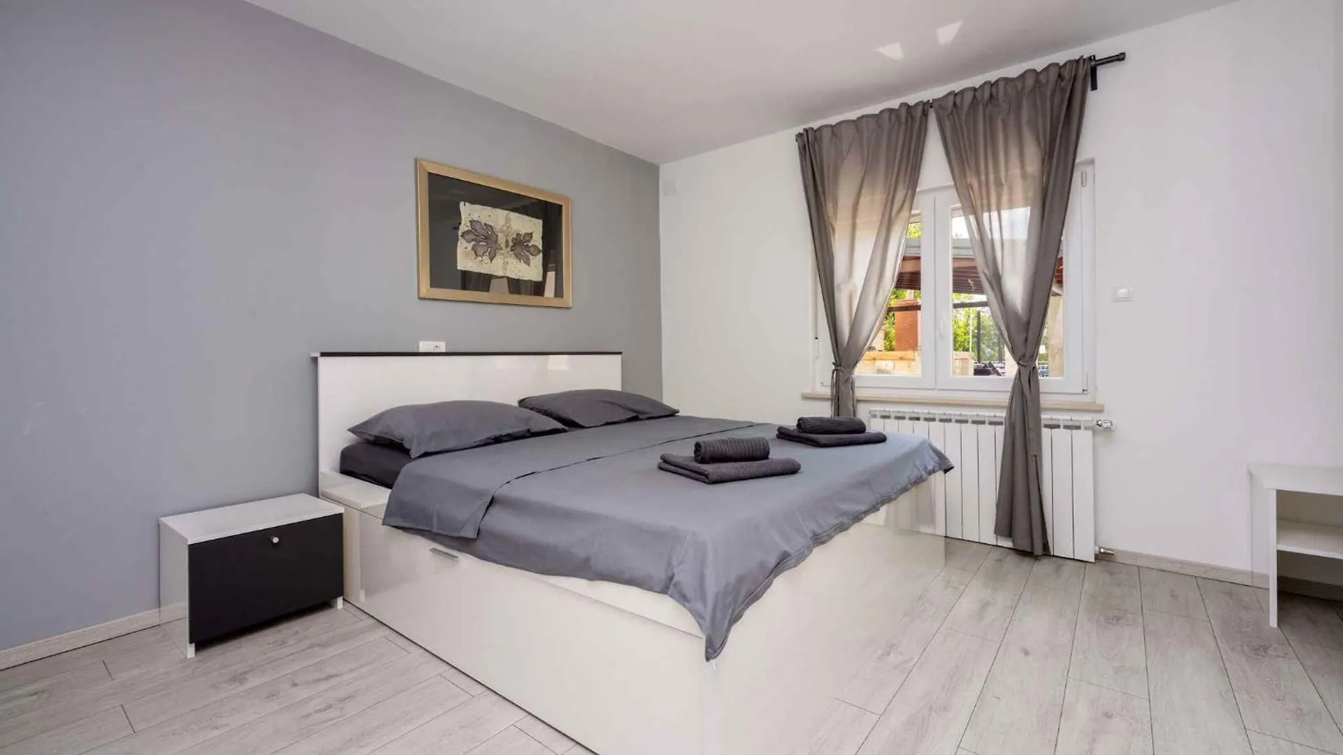 Apartments In Dramalj 45020